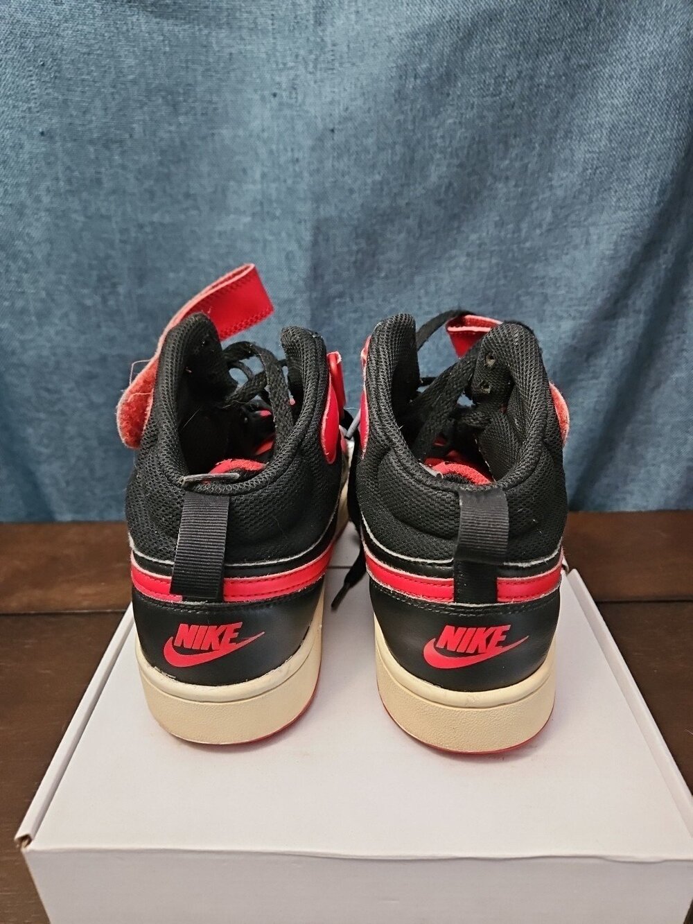 Nike Court Borough Mid 2 GS Bred Black University Red Size 6Y - Picture 11 of 16